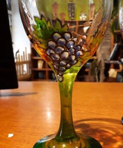 verre à vin peint à la main motif Vignes