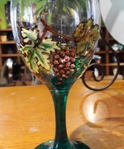 verre à vin peint à la main motif Vignes